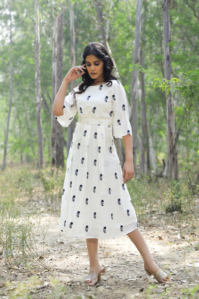 WHITE EMBROIDERED SUMMER DRESS