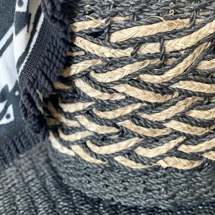 Cross knitted Basket Black