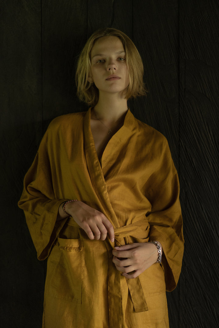 MUSTARD LOSSE FITTED ROBE