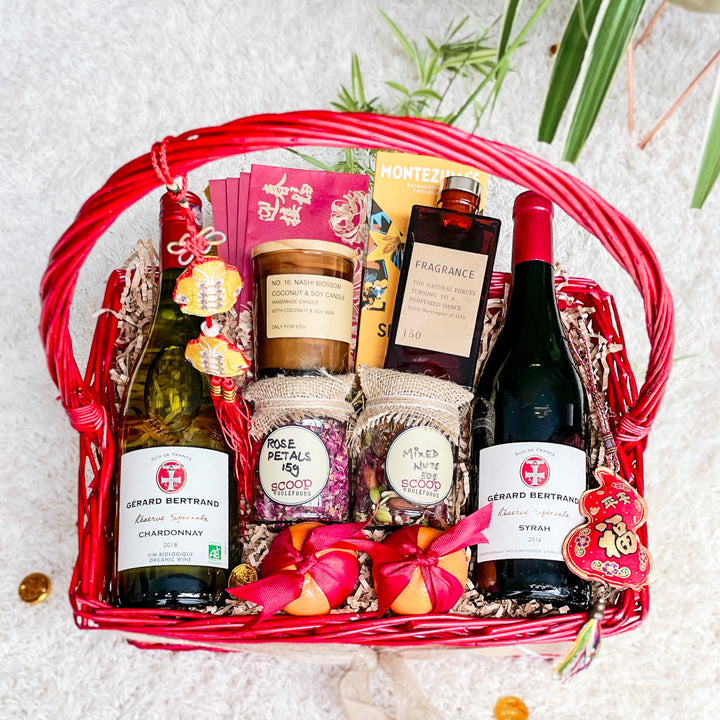 THE DYNASTY GIFTING HAMPERS