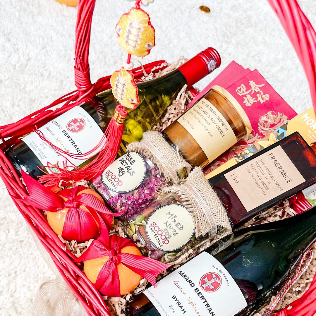 THE DYNASTY GIFTING HAMPERS