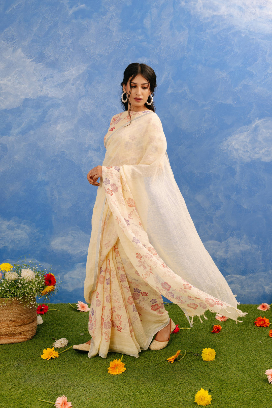 Neera Linen Sari